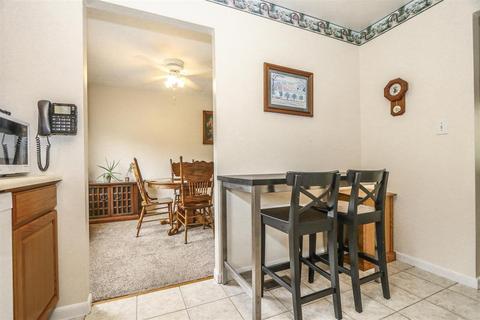 701 Miles Ln, Cincinnati, OH 45245 photo 14