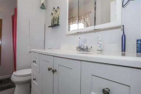 701 Miles Ln, Cincinnati, OH 45245 photo 18