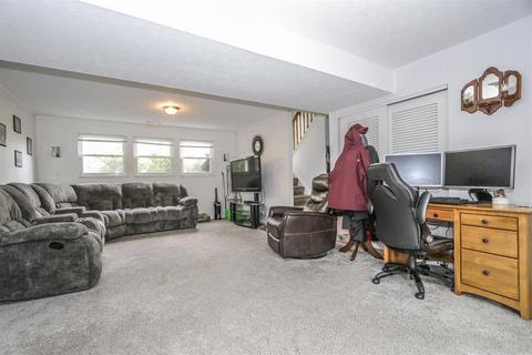 701 Miles Ln, Cincinnati, OH 45245 photo 23