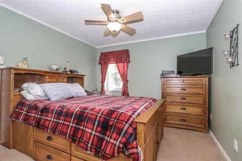 701 Miles Ln, Cincinnati, OH 45245 photo 15