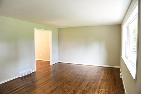 492 Shannon Ln, Cincinnati, OH 45255 photo 4
