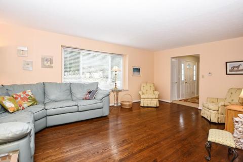 669 Silverhedge Dr, Cincinnati, OH 45231 photo 3
