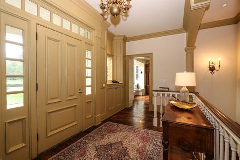 8325 Given Rd, Cincinnati, OH 45243 photo 5
