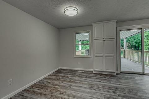 1295 Surrender Ct, Amelia, OH 45102 photo 11