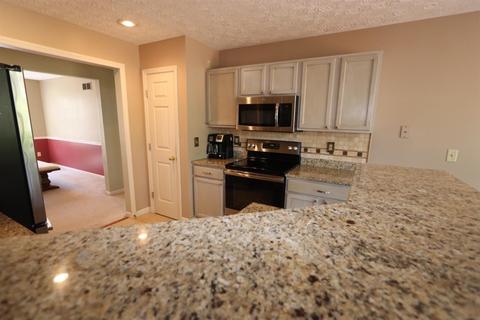 668 Mccormick Ln, Cincinnati, OH 45245 photo 7