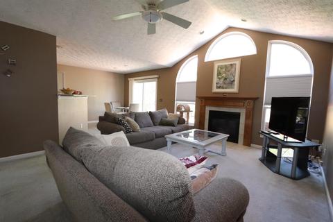 668 Mccormick Ln, Cincinnati, OH 45245 photo 5