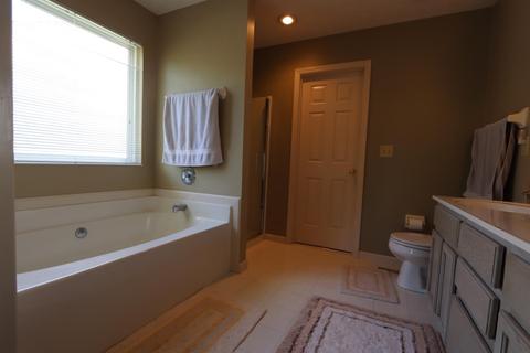 668 Mccormick Ln, Cincinnati, OH 45245 photo 14