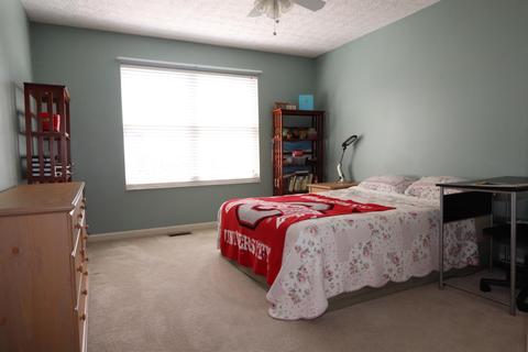 668 Mccormick Ln, Cincinnati, OH 45245 photo 8