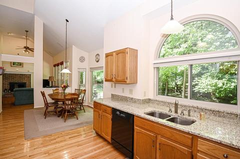 448 Ashworth Ct, Cincinnati, OH 45255 photo 9