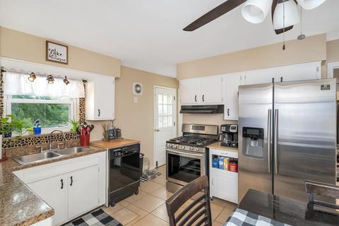 307 Anders Ct, Cincinnati, OH 45238 photo 7
