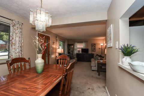 6704 Jamar Dr, Cincinnati, OH 45224 photo 9