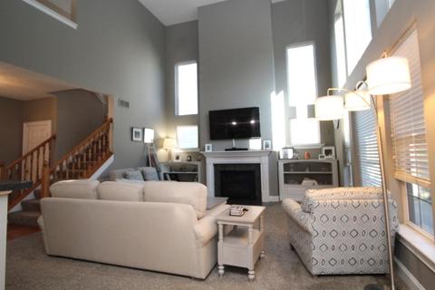 677 Hyacinth Rd, Cincinnati, OH 45245 photo 5