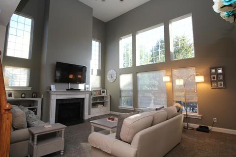 677 Hyacinth Rd, Cincinnati, OH 45245 photo 4