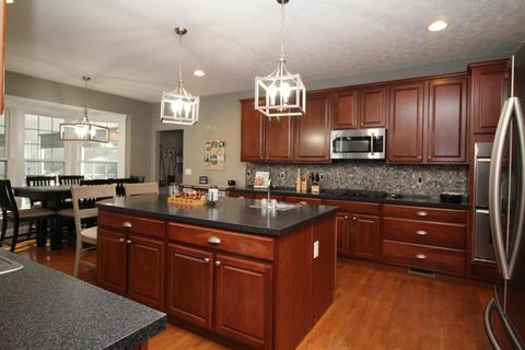 677 Hyacinth Rd, Cincinnati, OH 45245 photo 7
