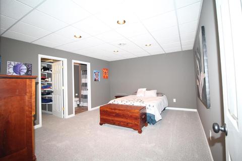 677 Hyacinth Rd, Cincinnati, OH 45245 photo 29