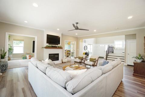 10033 Arnold Dr, Woodlawn, OH 45215 photo 6
