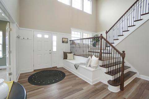 10033 Arnold Dr, Woodlawn, OH 45215 photo 3