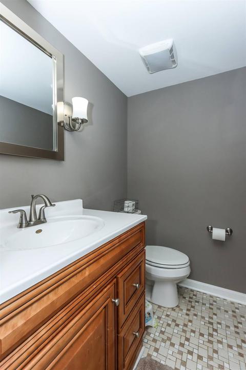 2254 Beechcroft Ct, Cincinnati, OH 45233 photo 26