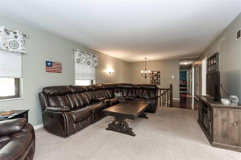 2254 Beechcroft Ct, Cincinnati, OH 45233 photo 7