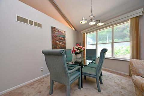 9412 Bluewing Ter, Blue Ash, OH 45242 photo 12
