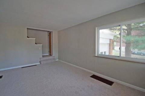 5349 Danroth Ct, Cincinnati, OH 45239 photo 4