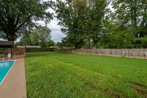 900 Hawthorne Dr, Cincinnati, OH 45245 photo 3