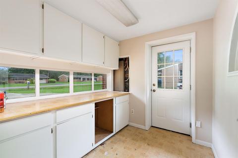 900 Hawthorne Dr, Cincinnati, OH 45245 photo 6
