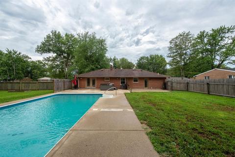 900 Hawthorne Dr, Cincinnati, OH 45245 photo 11