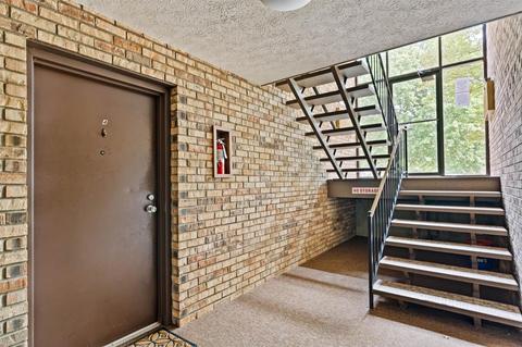 537 Davis Rd #4, Cincinnati, OH 45255 photo 2