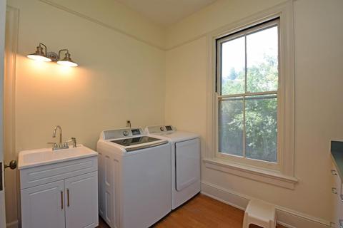 Undisclosed, Cincinnati, OH 45229 photo 32