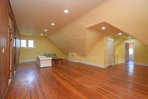 Undisclosed, Cincinnati, OH 45229 photo 36