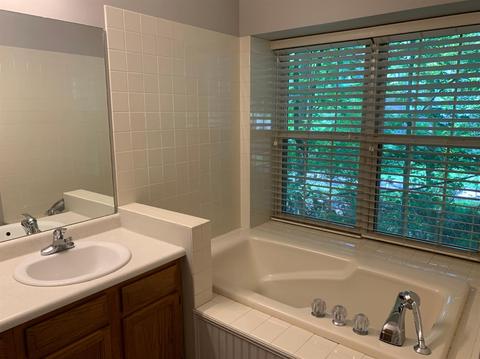 569 Williamsburg Ct, Cincinnati, OH 45244 photo 15