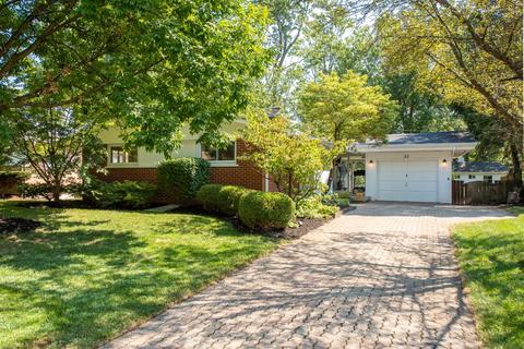 33 Hamlin Dr, Greenhills, OH 45218 photo 2
