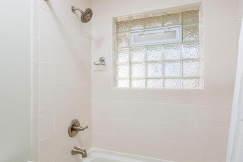 33 Hamlin Dr, Greenhills, OH 45218 photo 19