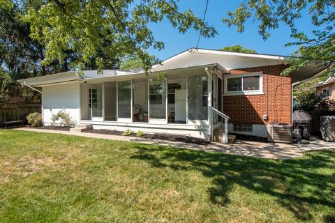 33 Hamlin Dr, Greenhills, OH 45218 photo 4