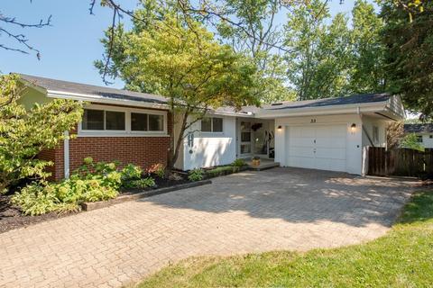33 Hamlin Dr, Greenhills, OH 45218 photo 1