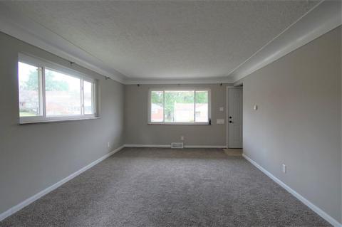 5770 Timrick Ct, Cincinnati, OH 45238 photo 2