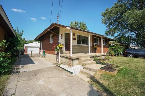 2420 Garrison Dr, Cincinnati, OH 45231 photo 2