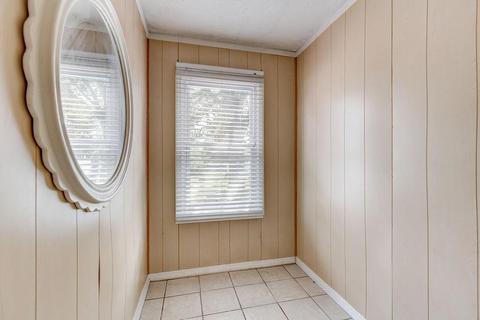1041 Garnoa Dr, Cincinnati, OH 45231 photo 12