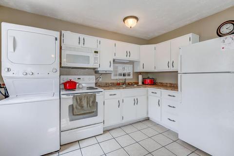 1041 Garnoa Dr, Cincinnati, OH 45231 photo 7