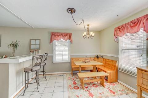 1041 Garnoa Dr, Cincinnati, OH 45231 photo 9