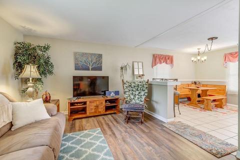 1041 Garnoa Dr, Cincinnati, OH 45231 photo 3