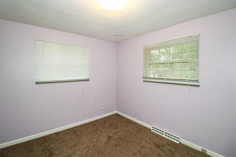 9068 Ranchill Dr, Cincinnati, OH 45231 photo 14