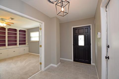 161 Junedale Dr, Greenhills, OH 45218 photo 4
