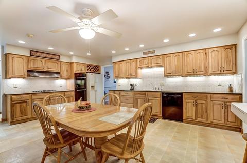 5677 Pinehill Ln, Cincinnati, OH 45238 photo 9