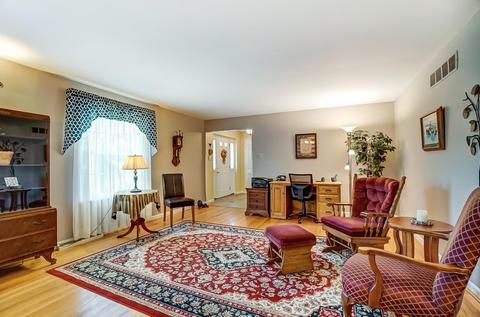 5677 Pinehill Ln, Cincinnati, OH 45238 photo 6