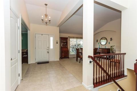 507 Conrad Dr, Cincinnati, OH 45231 photo 4