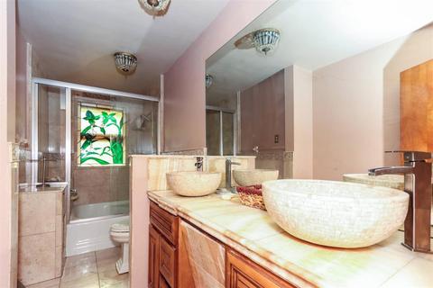 1127 Burns Ave, Wyoming, OH 45215 photo 24