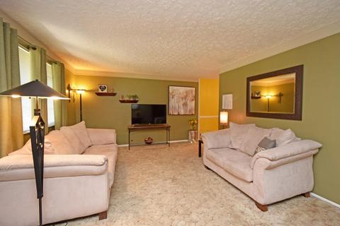 4693 Summerside Rd, Cincinnati, OH 45244 photo 5
