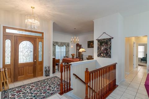 4661 Hampton Pointe Dr, Cincinnati, OH 45248 photo 6